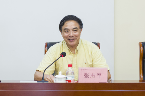 八叉书库
党委副书记张志军代表学校向会议致辞