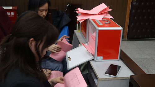 八叉书库
第三届团委学生会换届大会圆满举办17